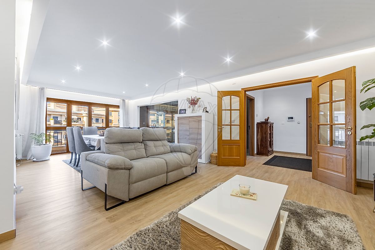 Apartamento T4 para venda