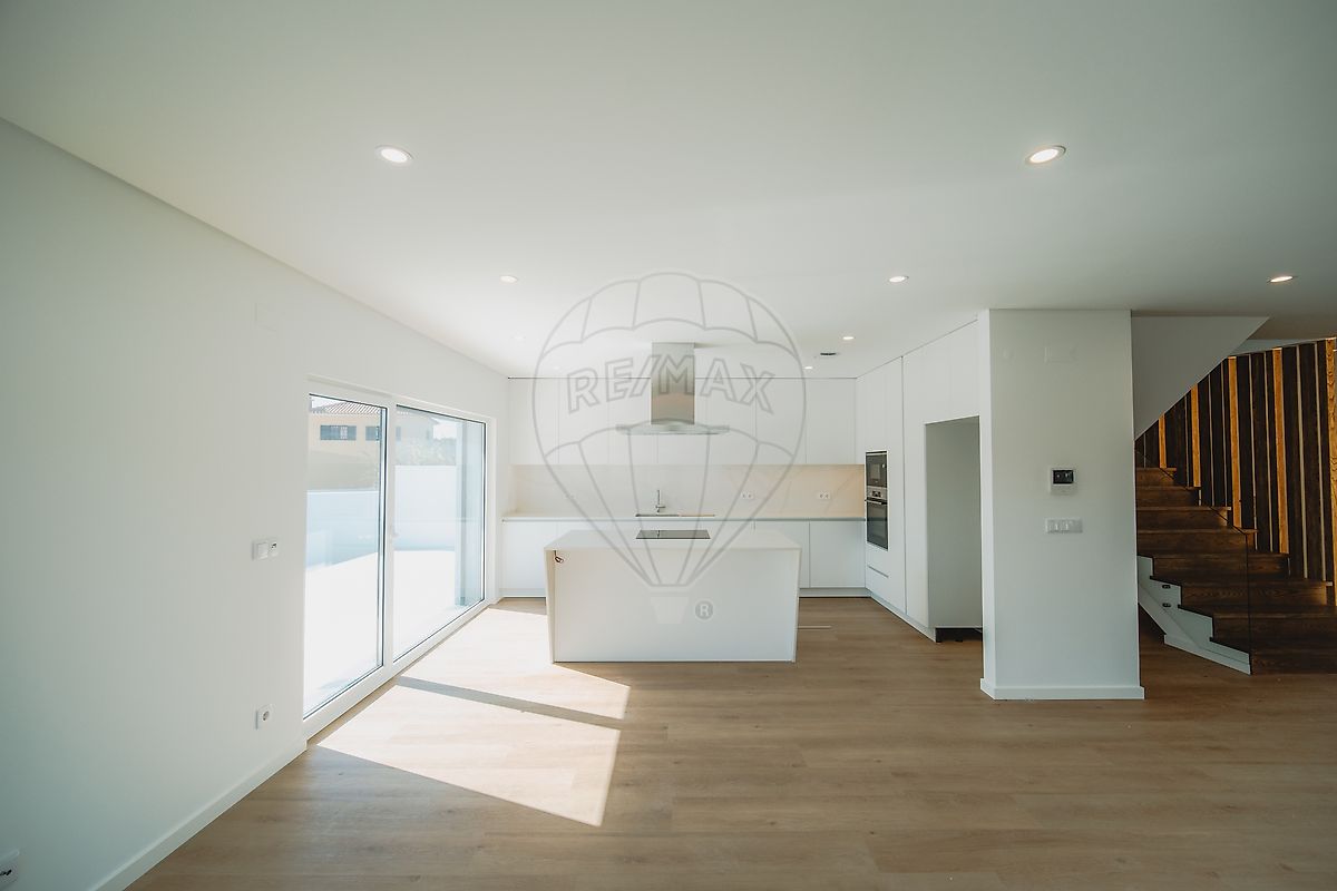 Moradia T4 para venda