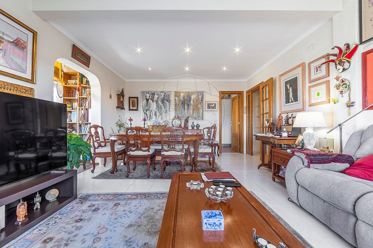 Apartamento T3 à venda em Amadora