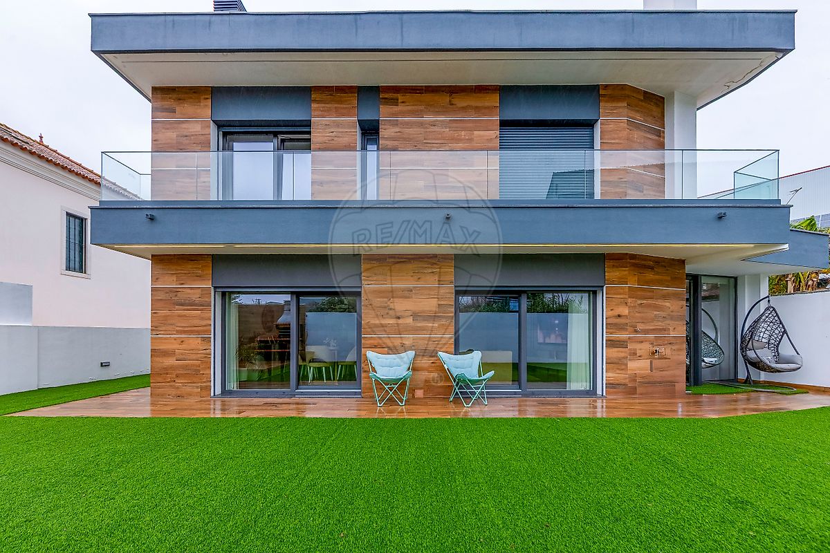 Moradia T3 à venda em Loures