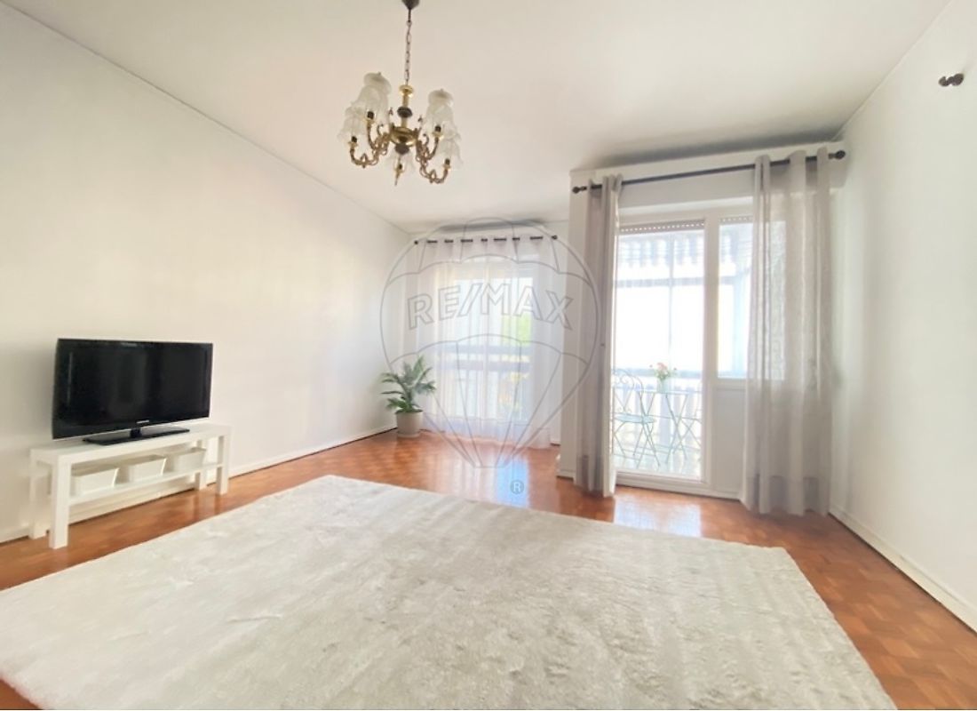 Apartamento T3 à venda em Loures