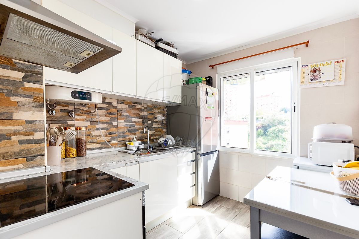 Apartamento T3 à venda em Loures