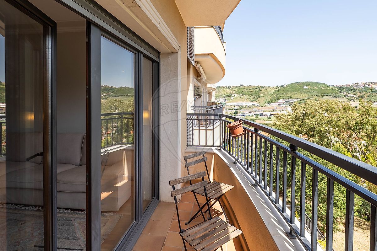 Apartamento T3 à venda em Loures