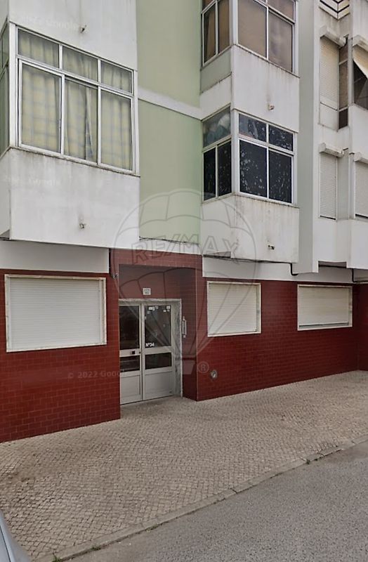 Apartamento T2 à venda em Loures