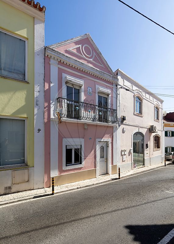 Apartamento T7 à venda em Loures