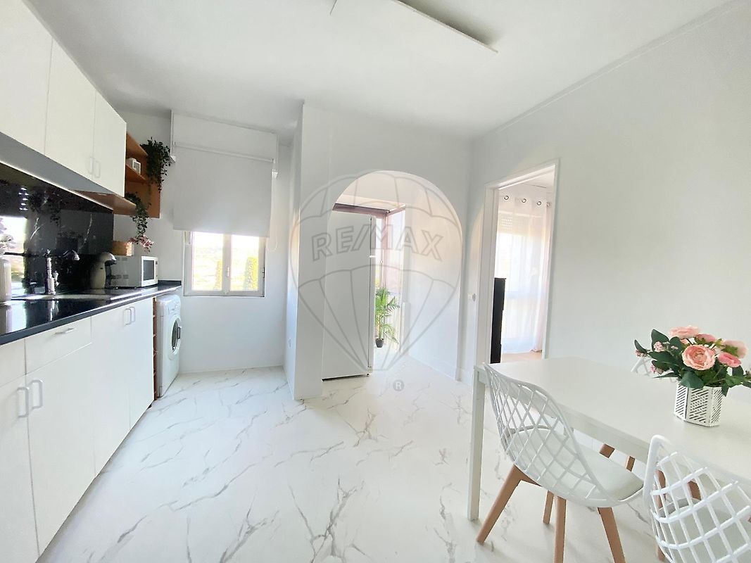 Apartamento T3 à venda em Loures
