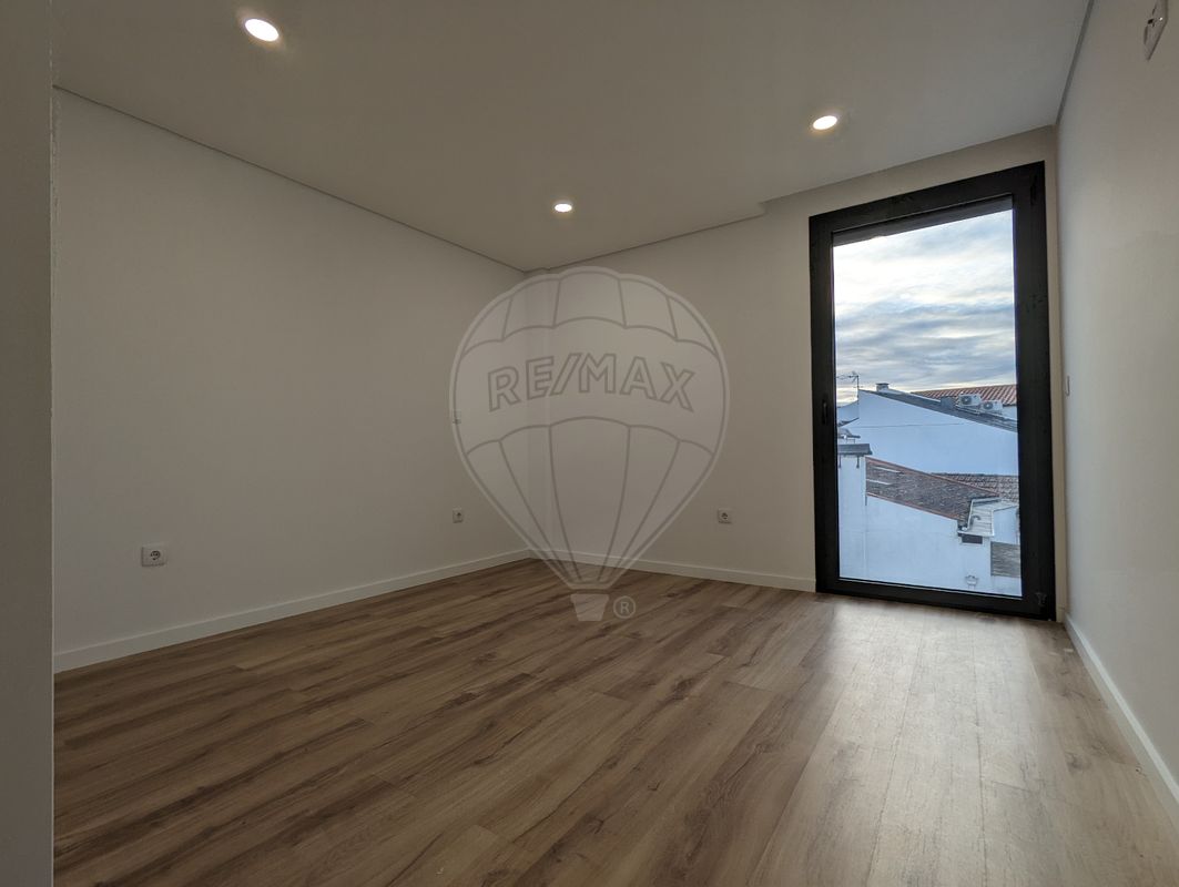 listing 126021134-17 picture-0