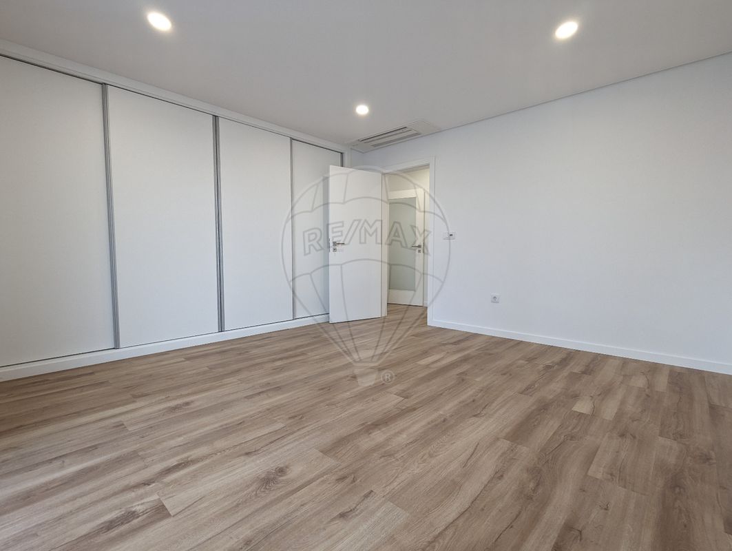 listing 126021134-17 picture-0