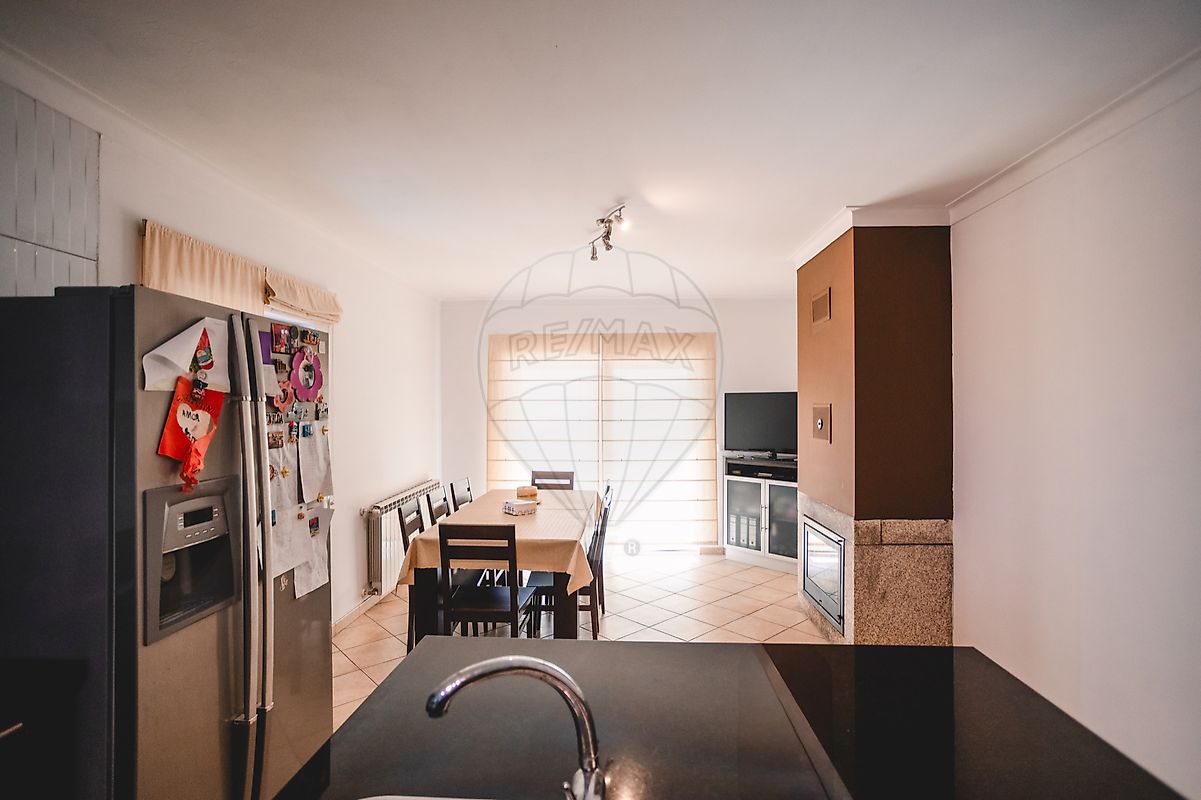 listing 126021123-6 picture-0