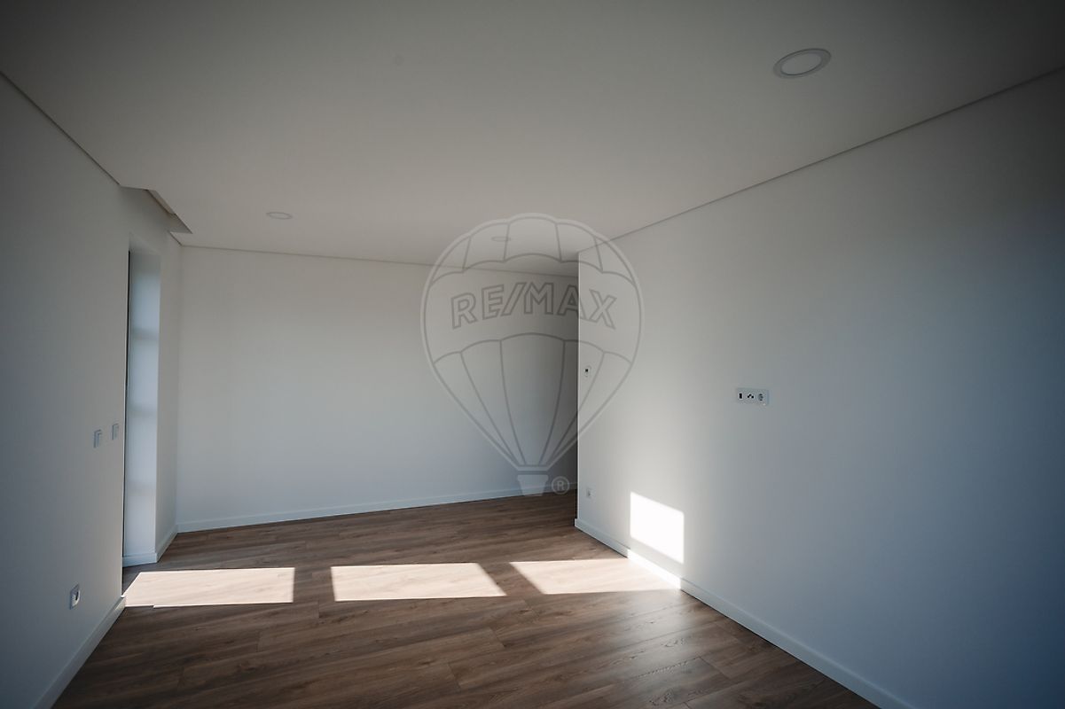listing 126021123-7 picture-0