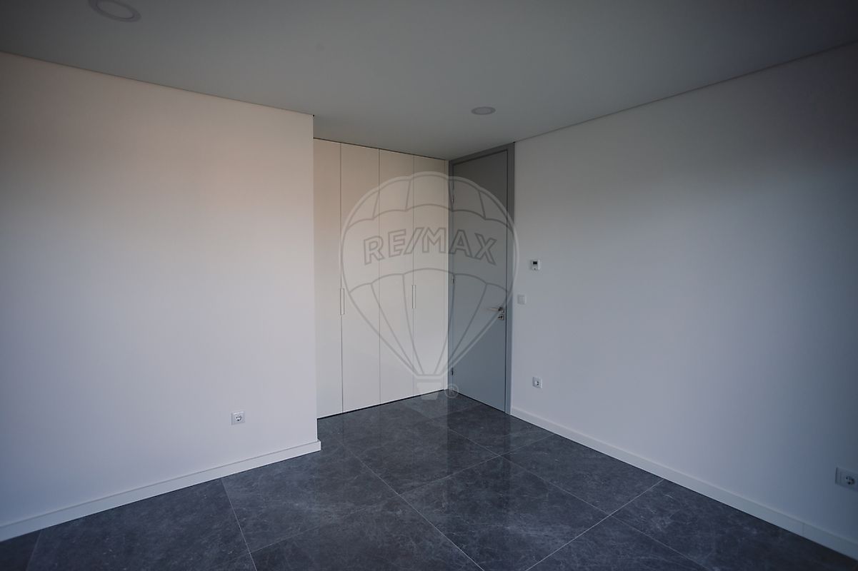 listing 126021123-7 picture-0