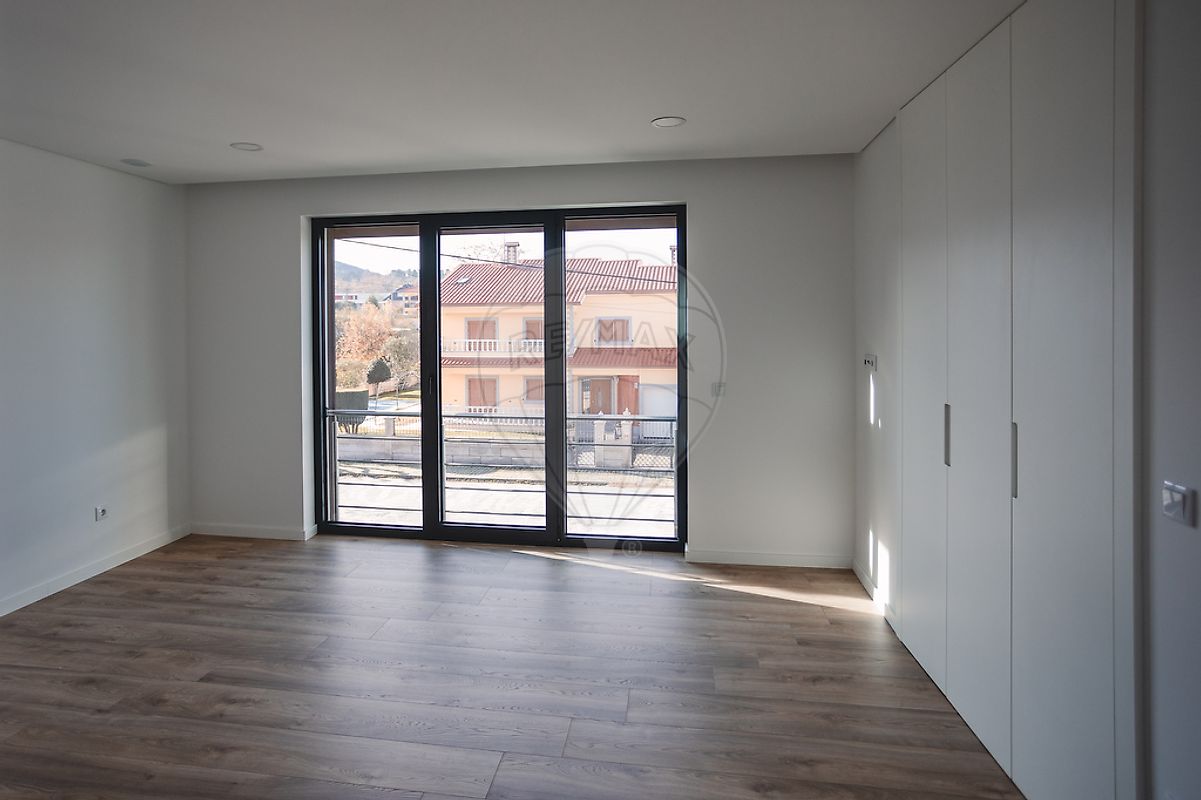 listing 126021123-7 picture-0