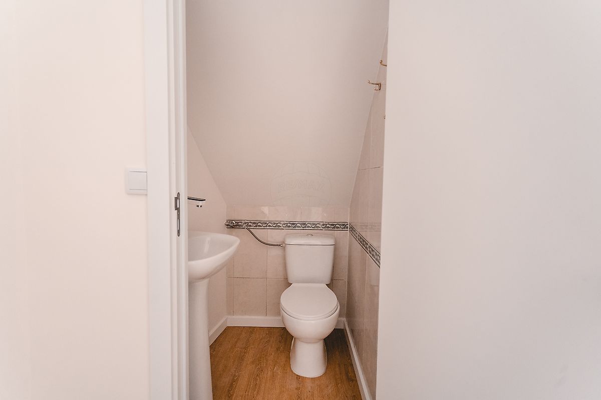 listing 126021008-210 picture-0