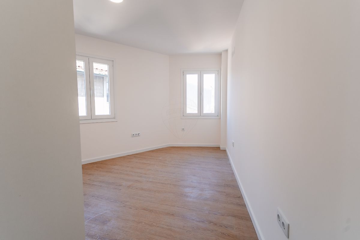 listing 126021008-210 picture-0