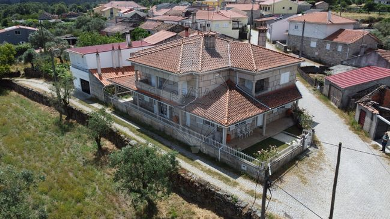 Moradia T6 para venda