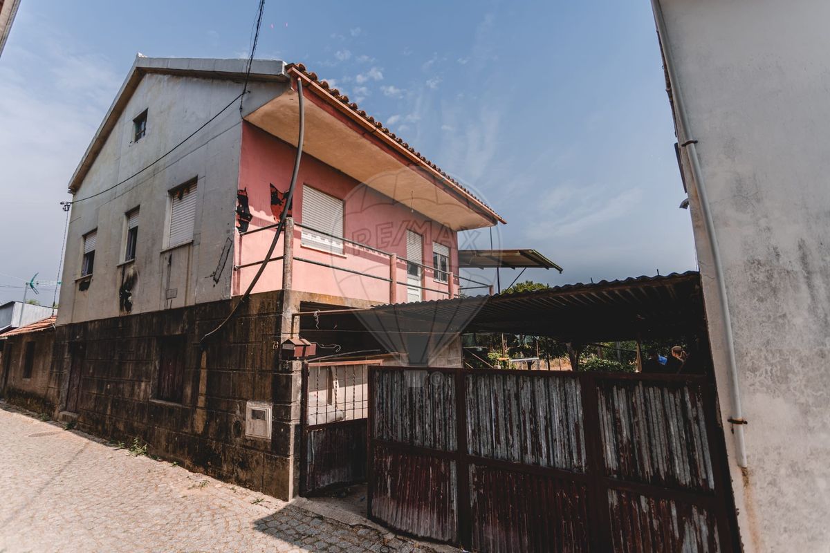 Moradia T4 para venda