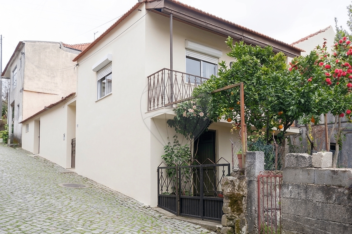 Moradia - Vila Nova de Paiva, Alhais e Fráguas, Vila Nova de Paiva, Viseu