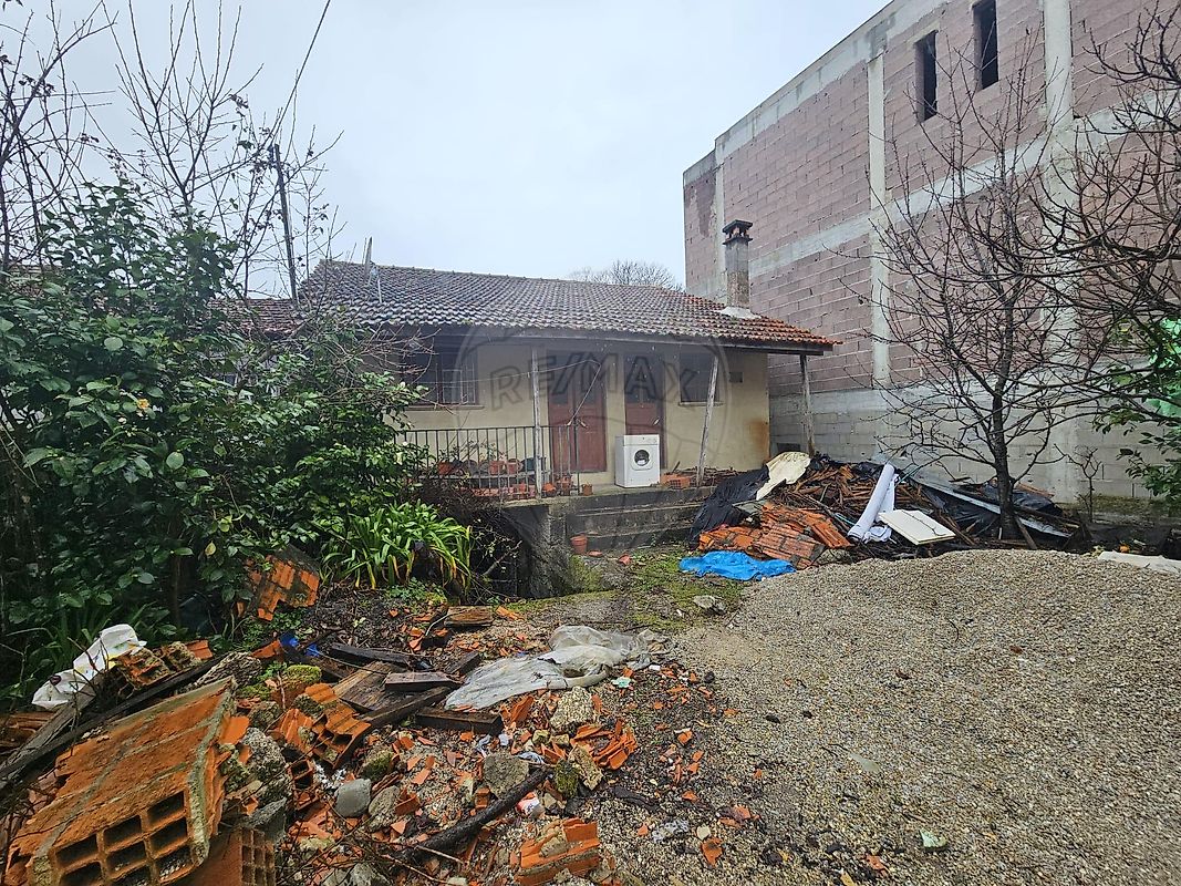 Moradia T2 à venda em Castro Daire