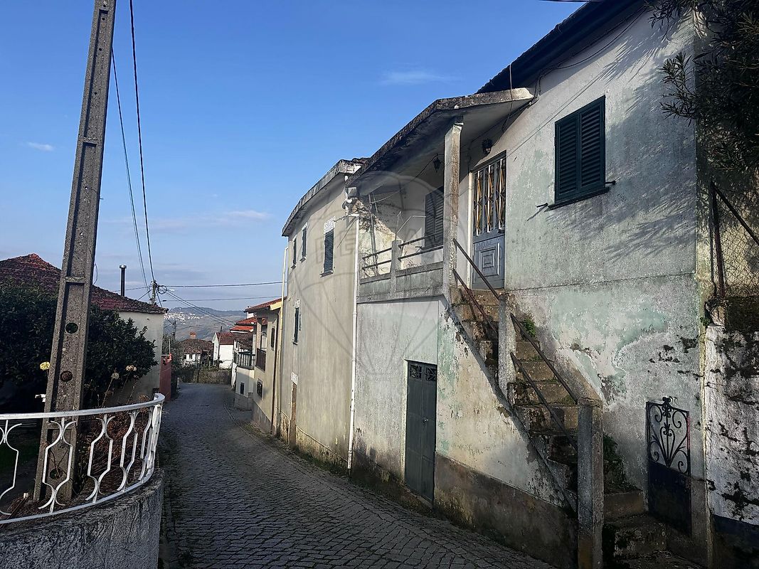 Moradia T2 à venda em Sabrosa