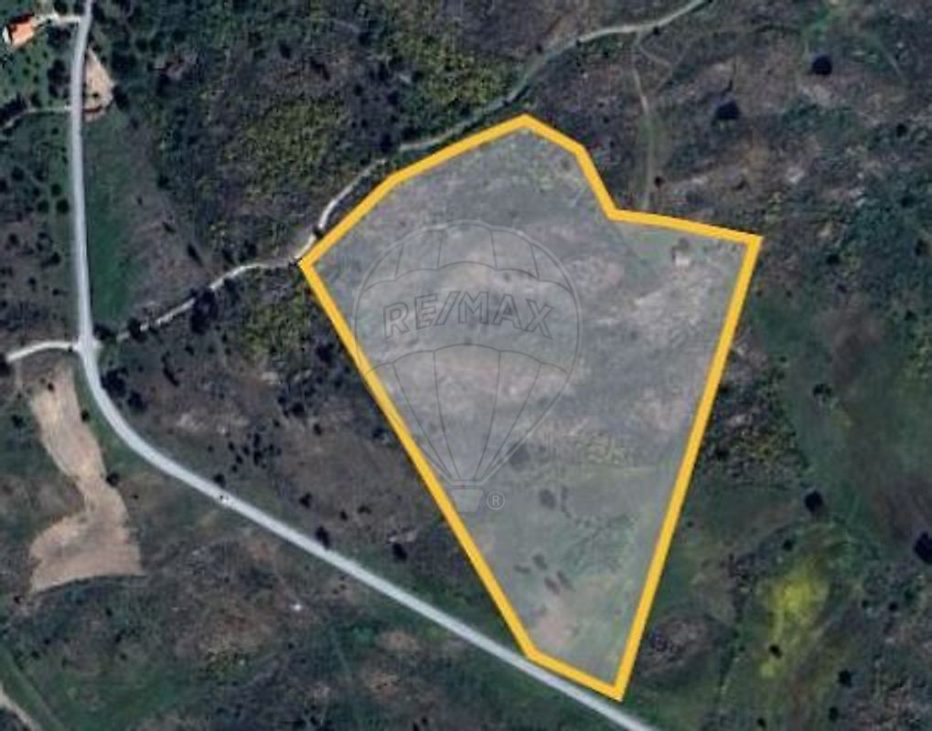 Terreno - Juncais, Vila Ruiva e Vila Soeiro do Chão, Fornos de Algodres, Guarda