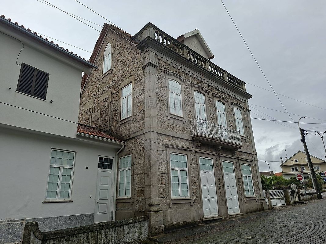 Moradia T4 à venda em Fornos de Algodres