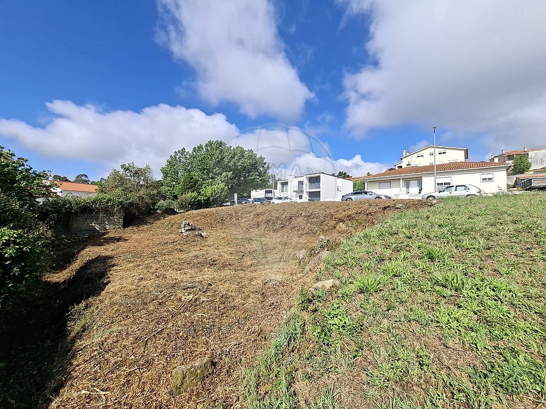Terreno à venda em Mangualde