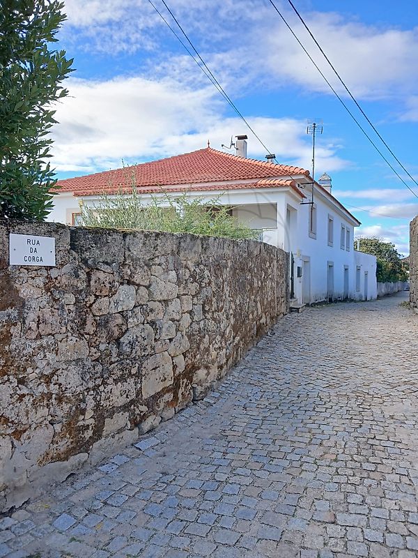 Moradia T4 - Vila da Ponte, Sernancelhe, Viseu