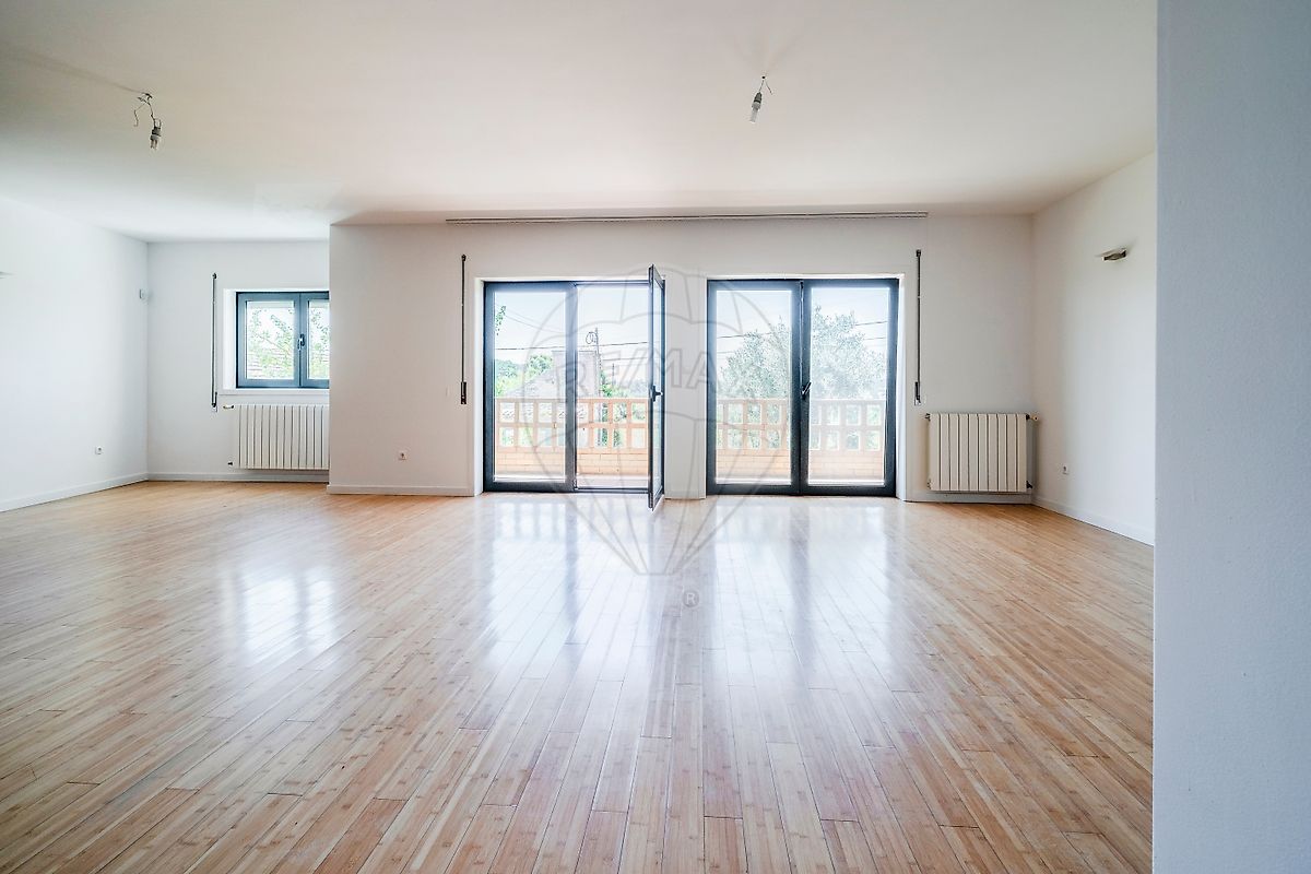 listing 126041059-18 picture-0
