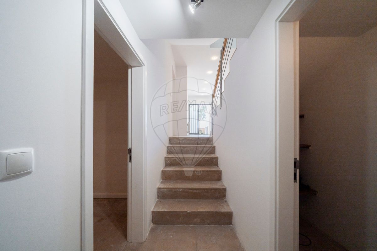 listing 126041059-18 picture-0