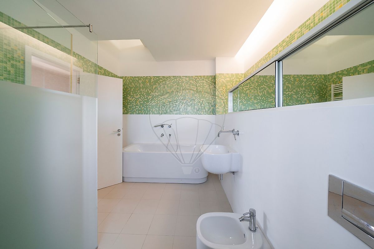 listing 126041059-18 picture-0