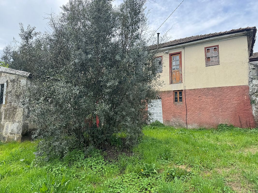 Moradia T3 à venda em Mangualde