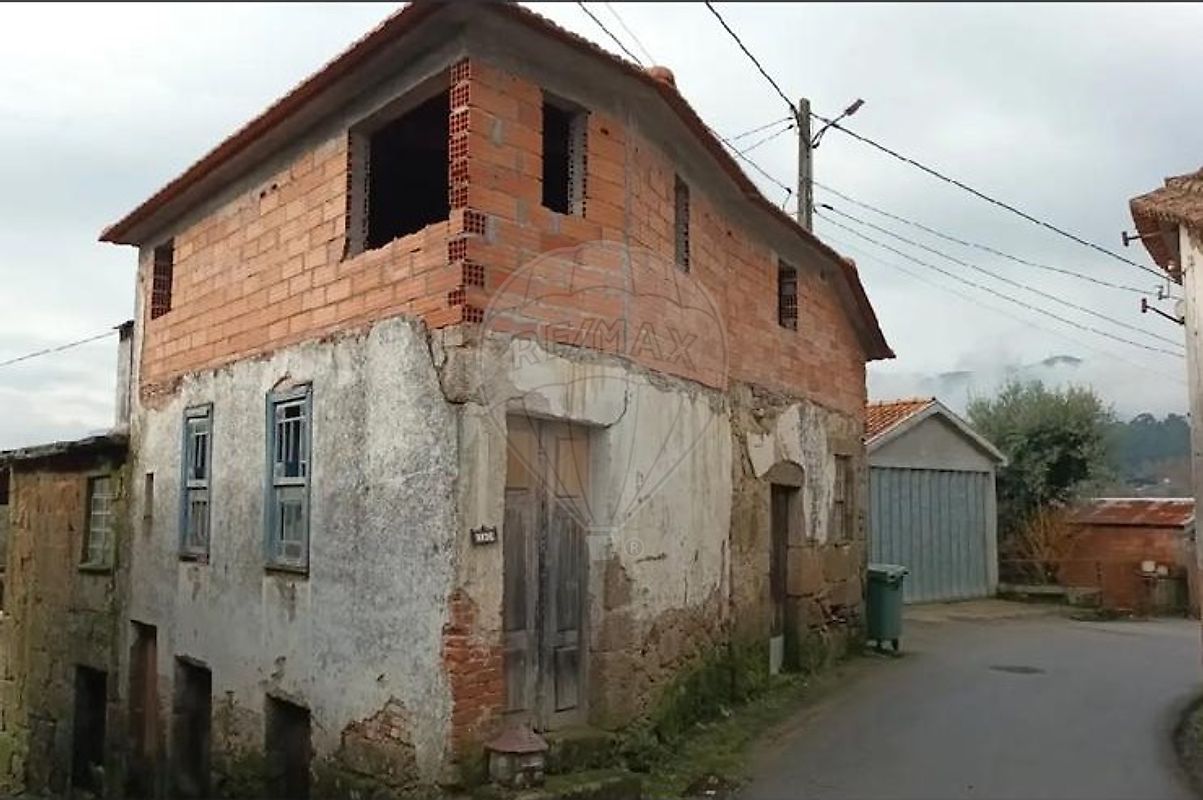 Outros - Habitação T8 para venda