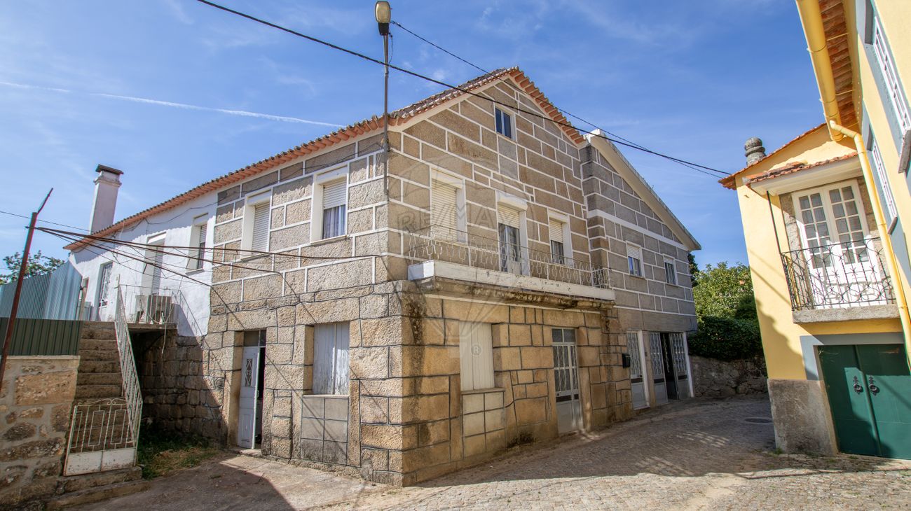 Moradia T4 para venda