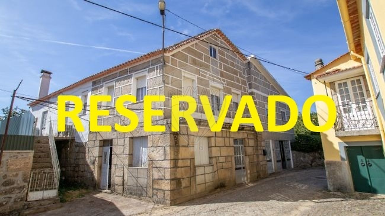 Moradia T4 para venda