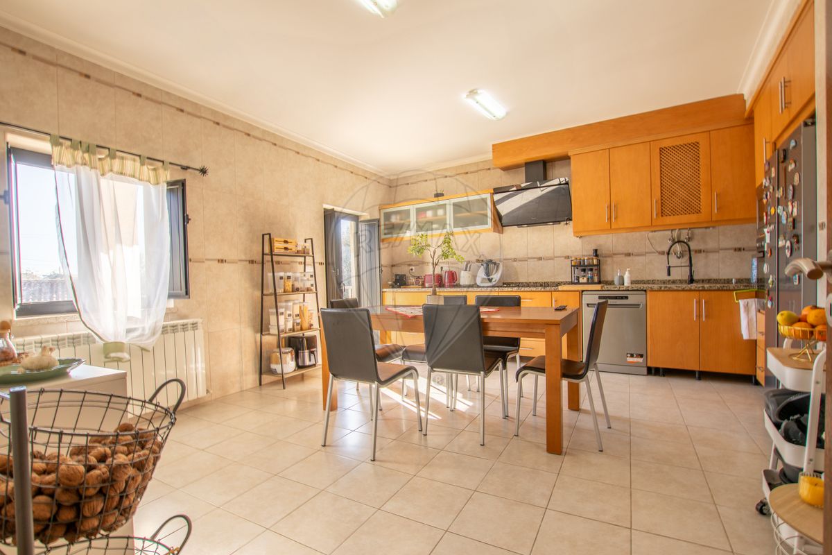 listing 126061001-231 picture-0