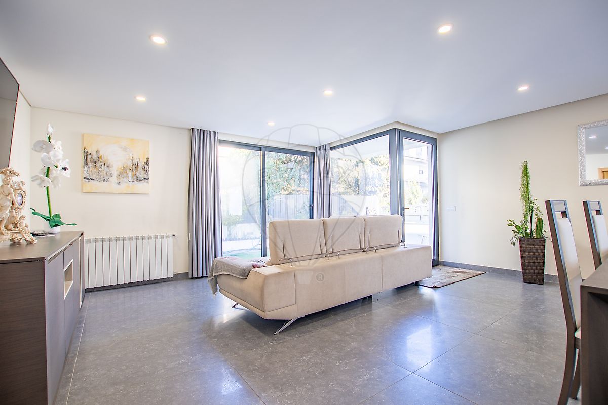 listing 126061002-150 picture-0