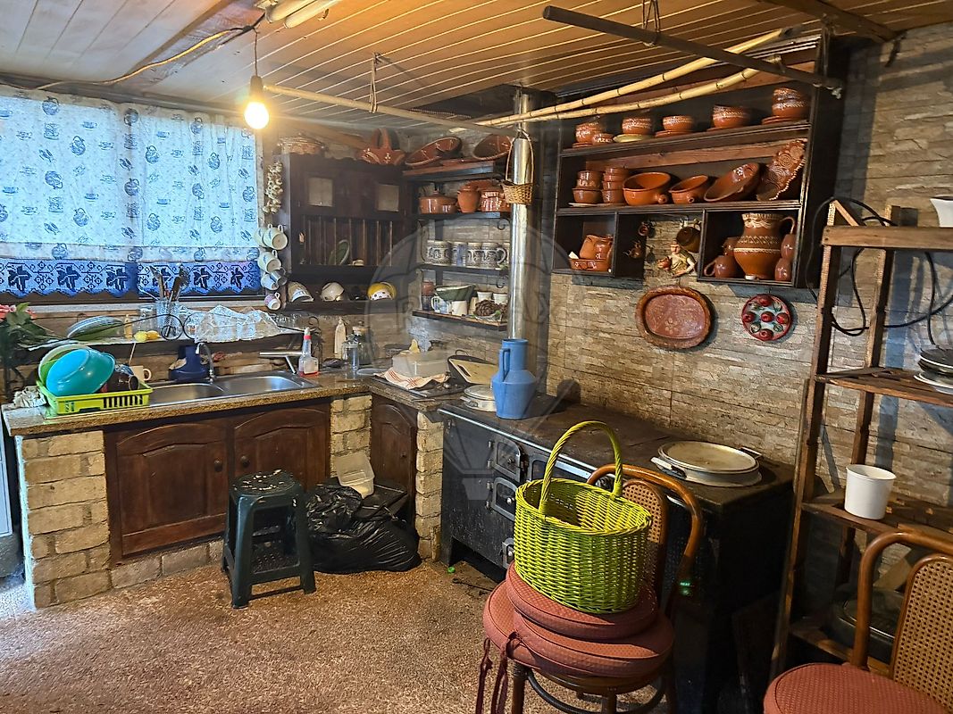 listing 126061079-2 picture-0