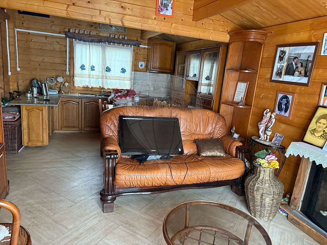 listing 126061079-2 picture-0