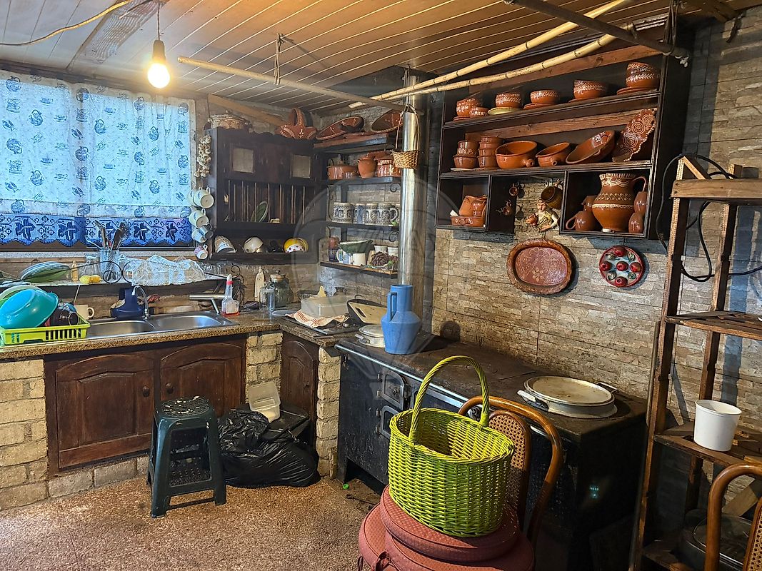 listing 126061079-2 picture-0