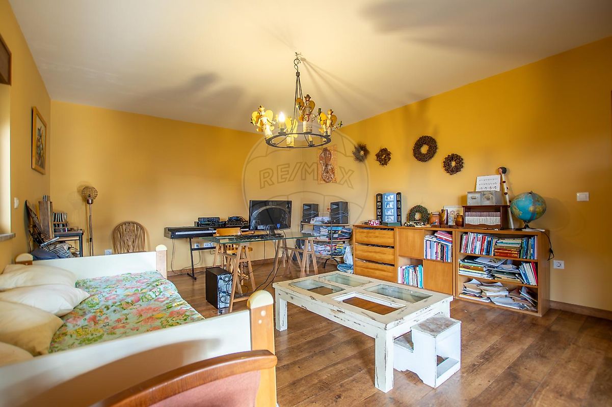 listing 126061079-1 picture-0