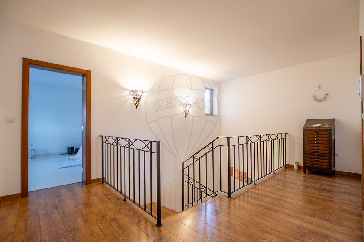 listing 126061079-1 picture-0