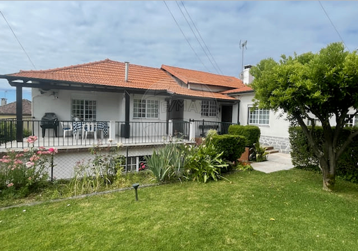 Moradia T4 para venda