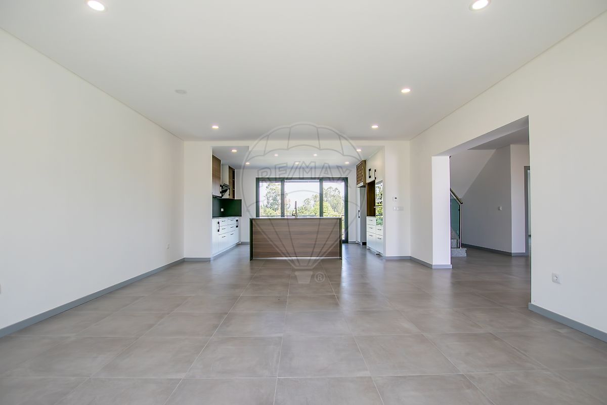 listing 126061001-276 picture-0