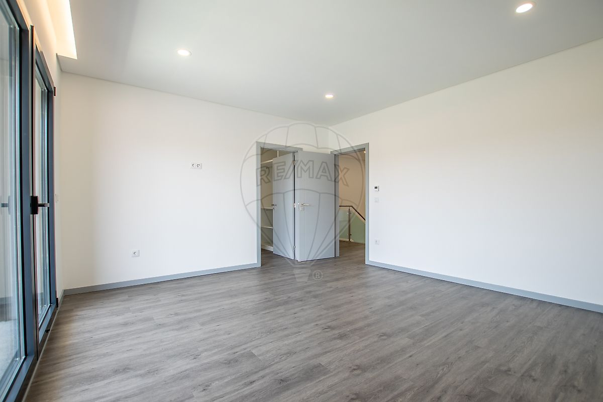 listing 126061001-276 picture-0