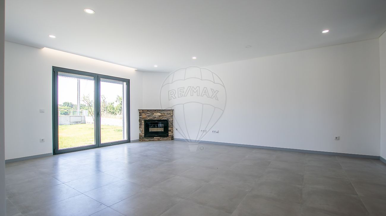 listing 126061001-276 picture-0