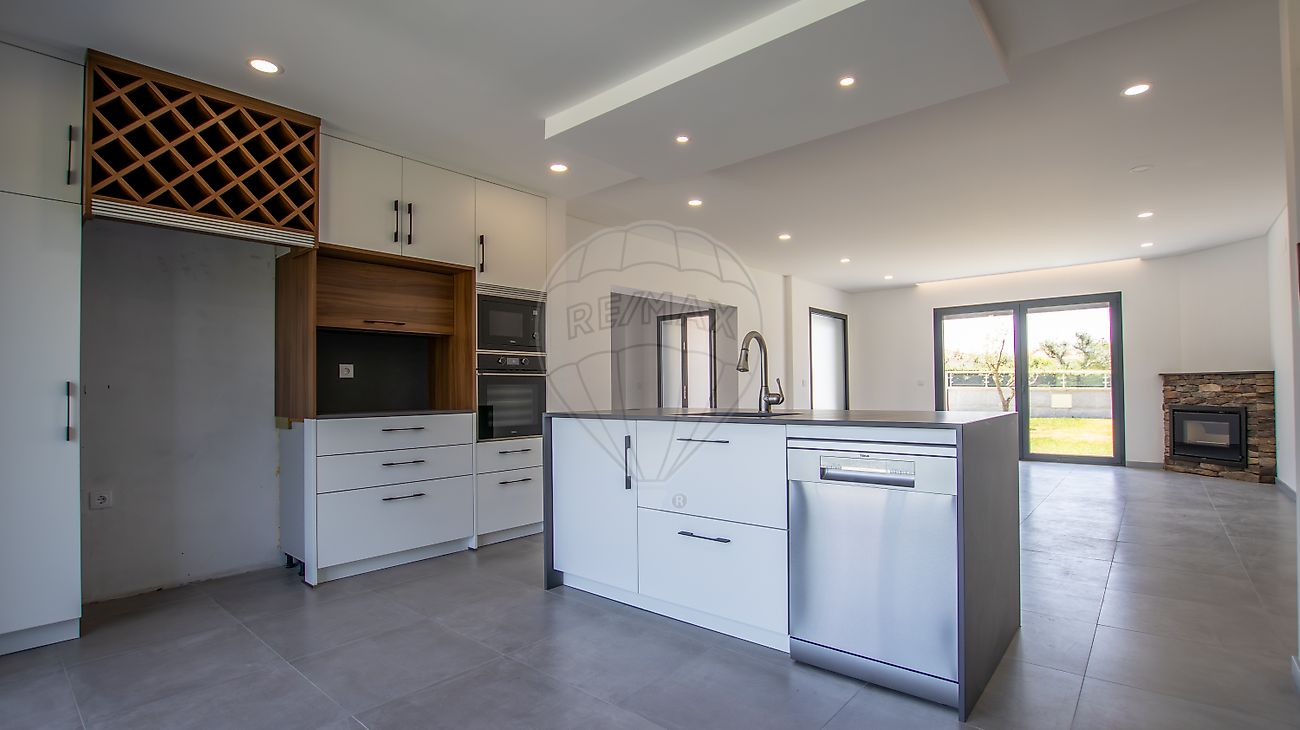 listing 126061001-276 picture-0