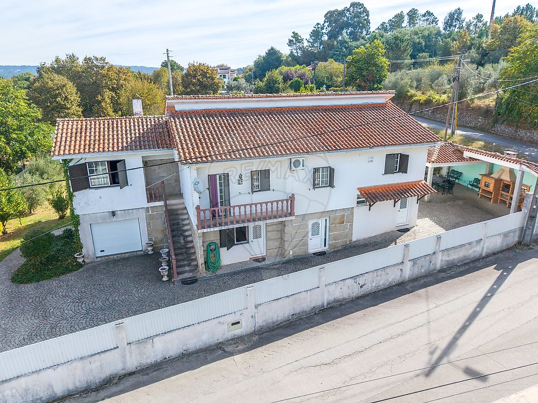 Moradia T5 para venda