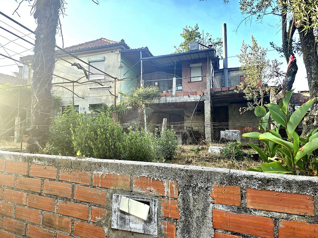 Moradia - Barreiro de Besteiros e Tourigo, Tondela, Viseu