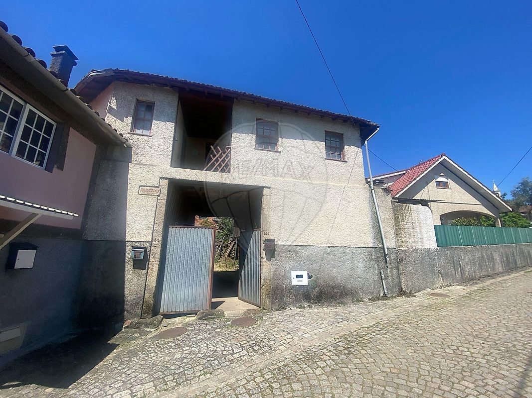 Moradia - Barreiro de Besteiros e Tourigo, Tondela, Viseu