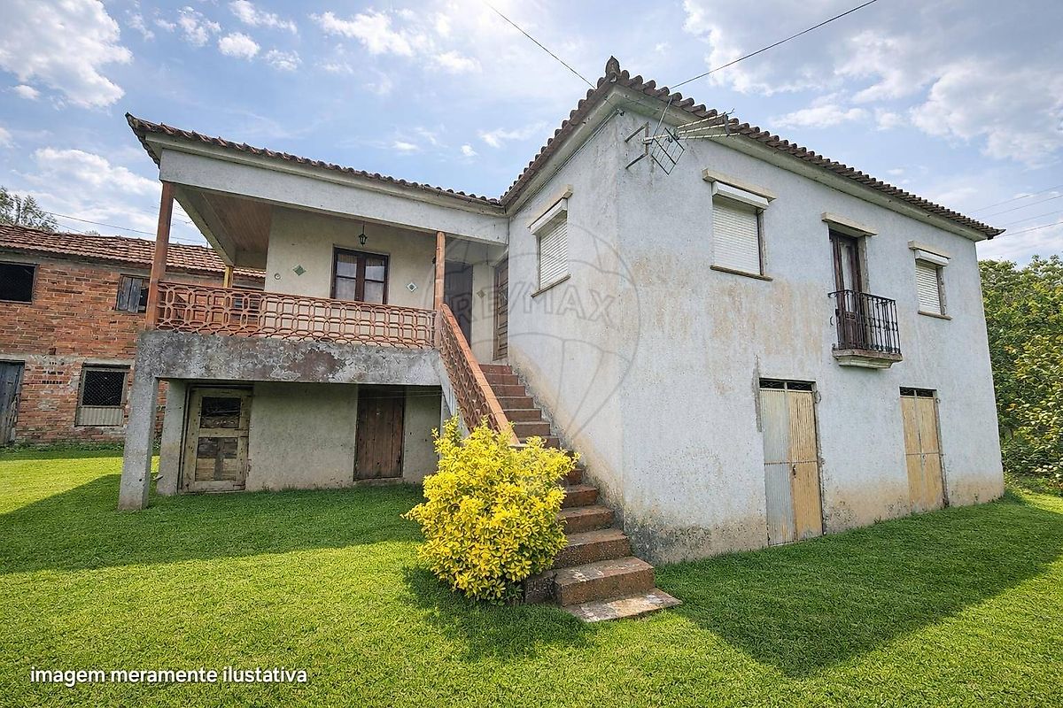 Moradia - Barreiro de Besteiros e Tourigo, Tondela, Viseu